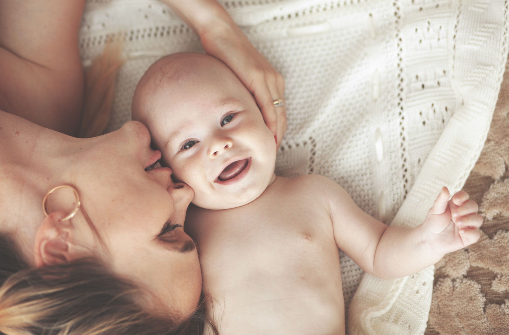 Hilfe nach der Geburt mit Gesprächen, Geburt Revue passieren lassen und Unterstuetzung fuer die Mutter